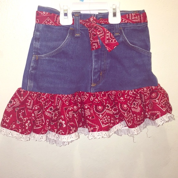 Cute Jean Skirt size 12 - Picture 1 of 2